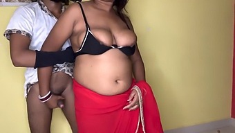 Enjoy The Curves Of Indian Beauty Kamvali Bay